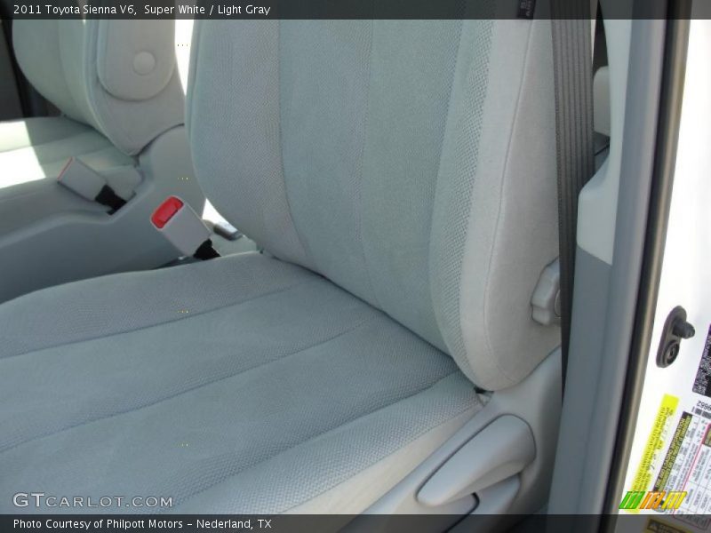 Super White / Light Gray 2011 Toyota Sienna V6