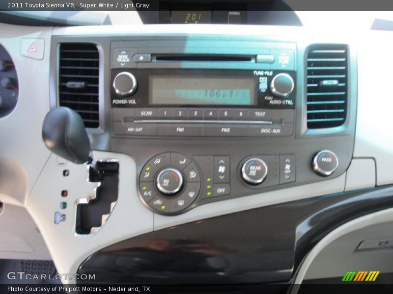 Super White / Light Gray 2011 Toyota Sienna V6