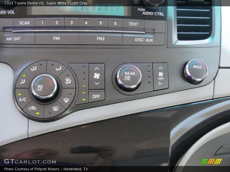 Controls of 2011 Sienna V6