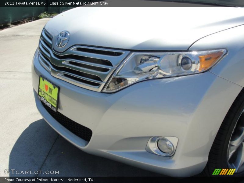 Classic Silver Metallic / Light Gray 2011 Toyota Venza V6