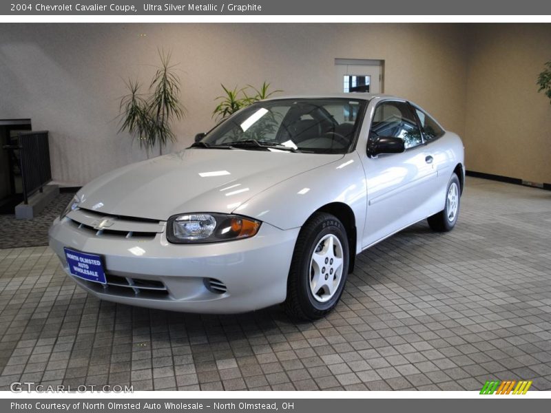 Ultra Silver Metallic / Graphite 2004 Chevrolet Cavalier Coupe