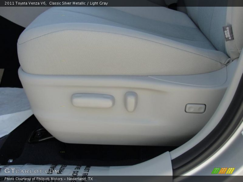 Classic Silver Metallic / Light Gray 2011 Toyota Venza V6