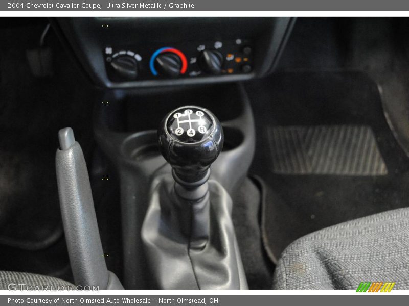 Ultra Silver Metallic / Graphite 2004 Chevrolet Cavalier Coupe