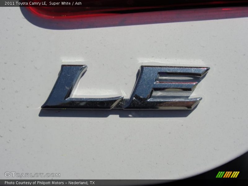 Super White / Ash 2011 Toyota Camry LE