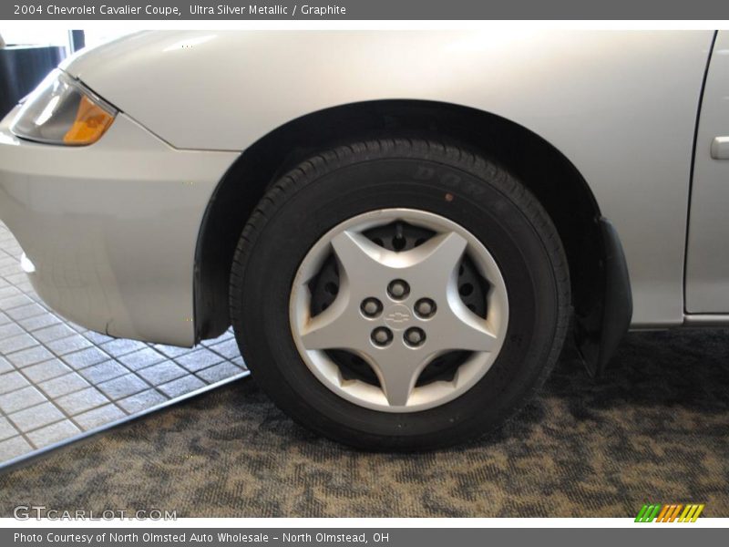 Ultra Silver Metallic / Graphite 2004 Chevrolet Cavalier Coupe