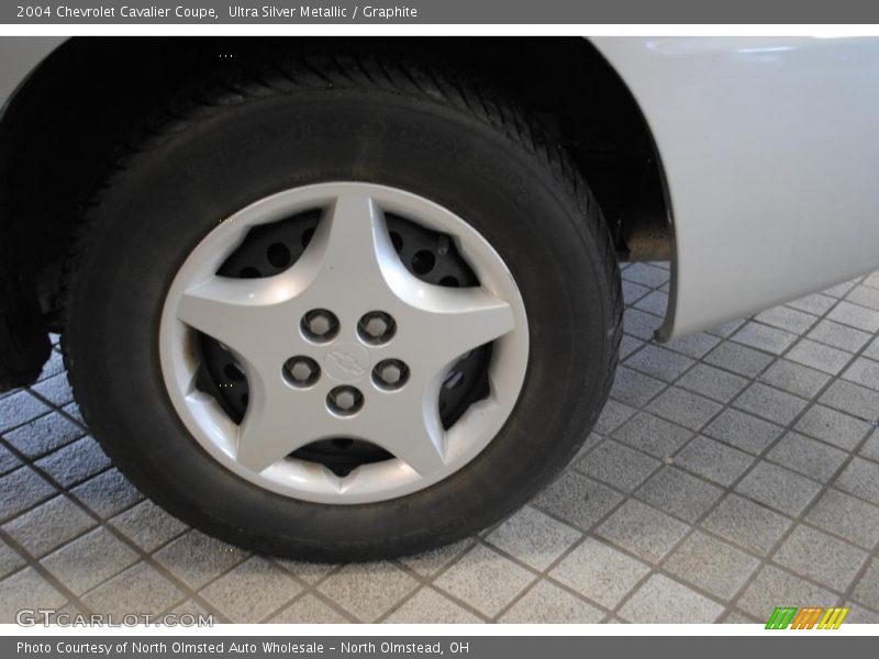 Ultra Silver Metallic / Graphite 2004 Chevrolet Cavalier Coupe