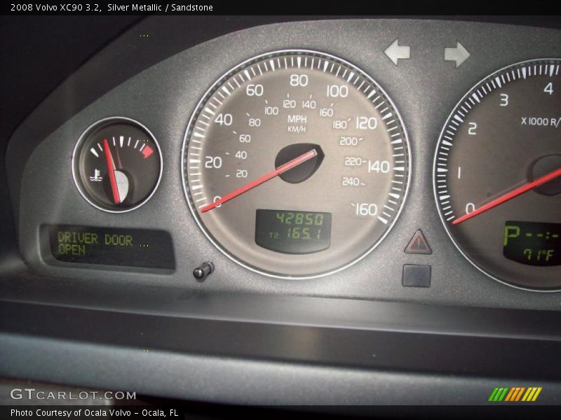 Silver Metallic / Sandstone 2008 Volvo XC90 3.2