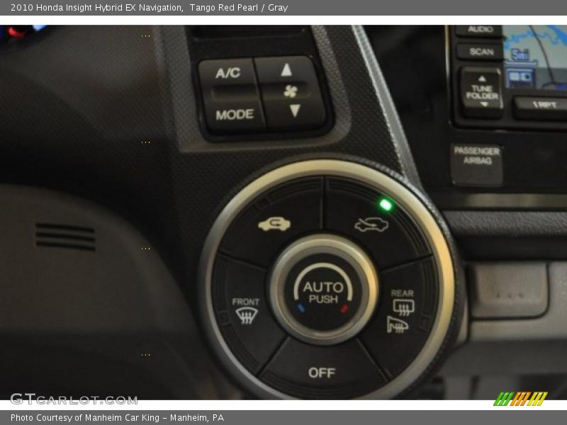 Controls of 2010 Insight Hybrid EX Navigation