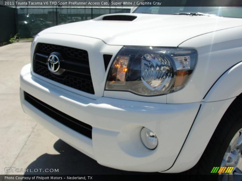 Super White / Graphite Gray 2011 Toyota Tacoma V6 TRD Sport PreRunner Access Cab
