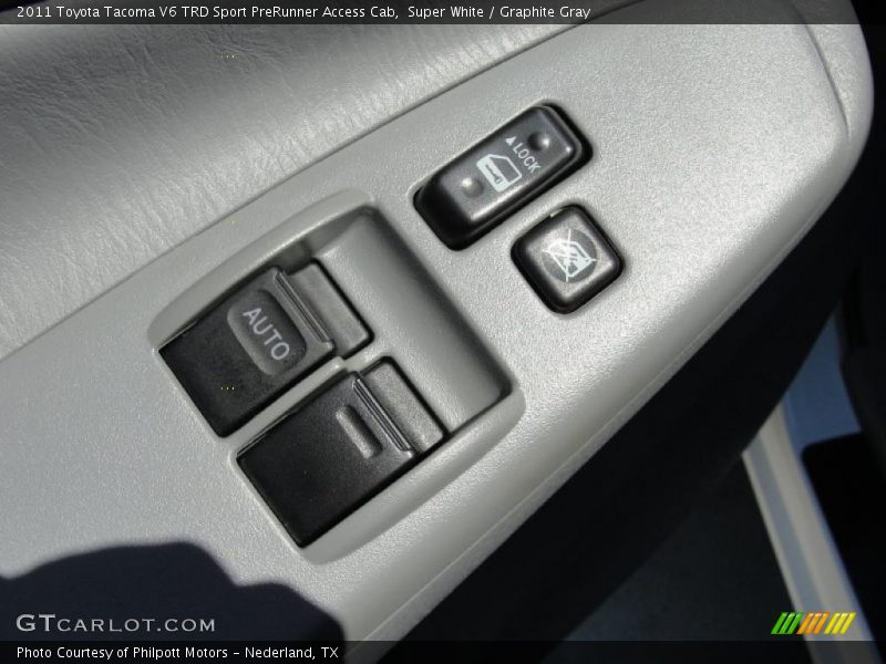 Super White / Graphite Gray 2011 Toyota Tacoma V6 TRD Sport PreRunner Access Cab
