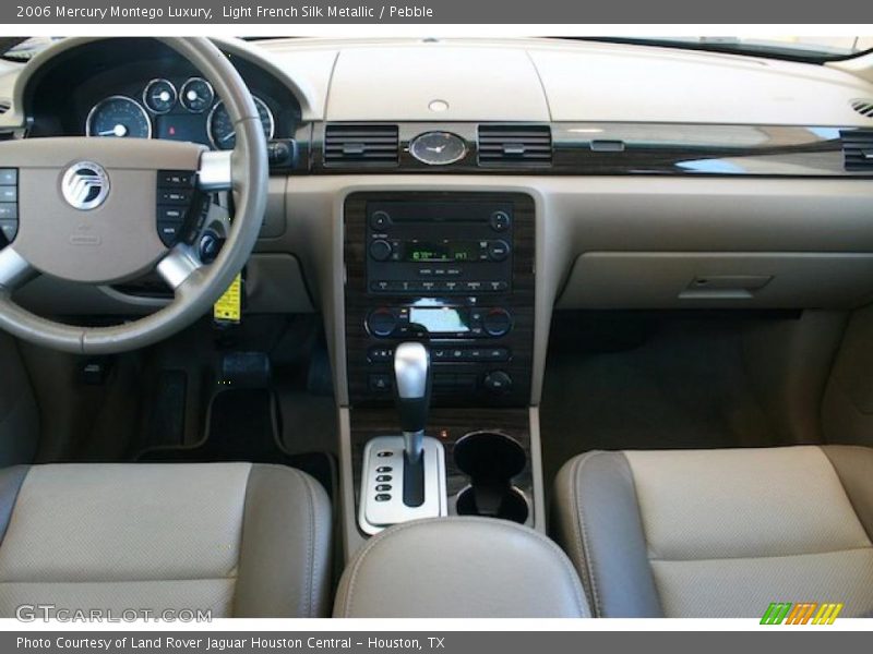 Dashboard of 2006 Montego Luxury