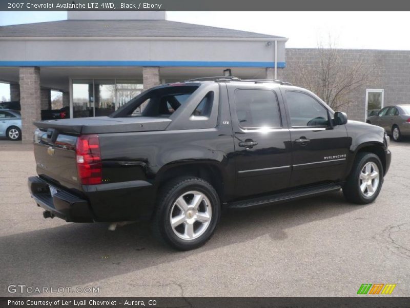 Black / Ebony 2007 Chevrolet Avalanche LTZ 4WD