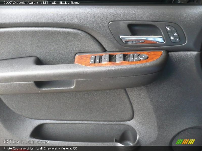 Black / Ebony 2007 Chevrolet Avalanche LTZ 4WD