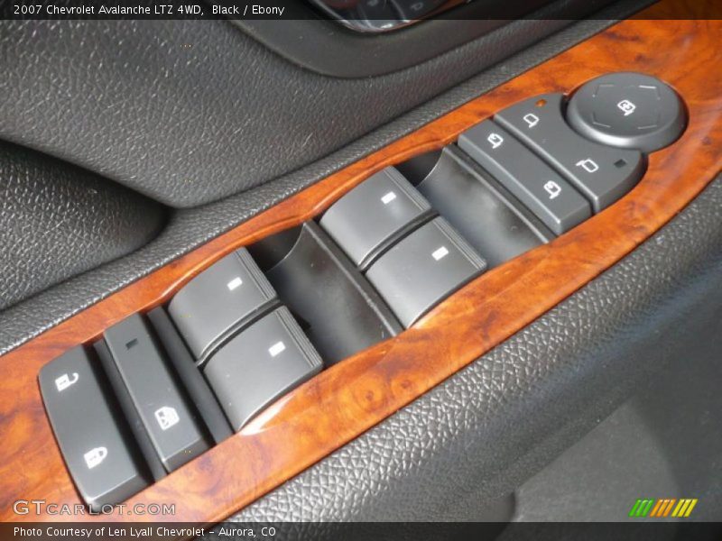 Black / Ebony 2007 Chevrolet Avalanche LTZ 4WD