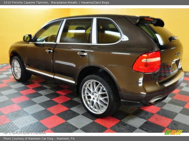 Macadamia Metallic / Havanna/Sand Beige 2010 Porsche Cayenne Tiptronic