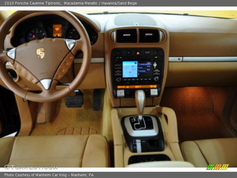 Macadamia Metallic / Havanna/Sand Beige 2010 Porsche Cayenne Tiptronic