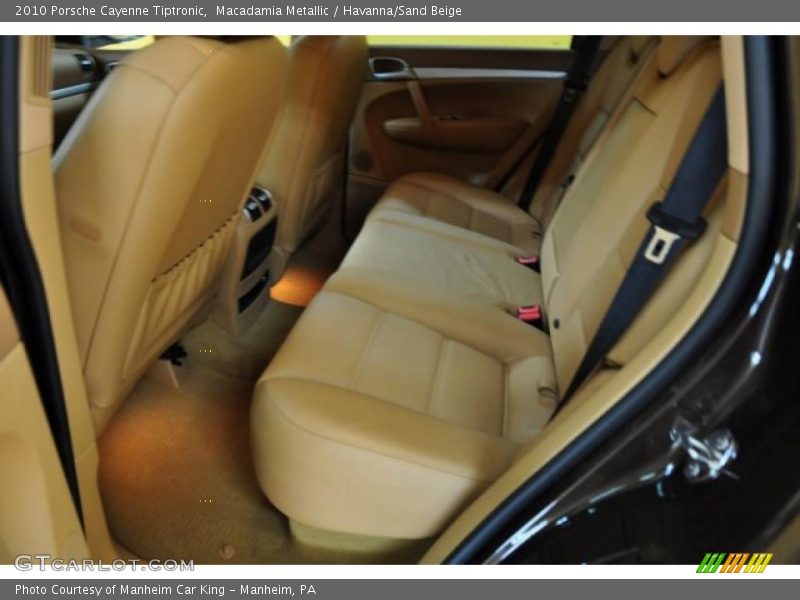 Macadamia Metallic / Havanna/Sand Beige 2010 Porsche Cayenne Tiptronic