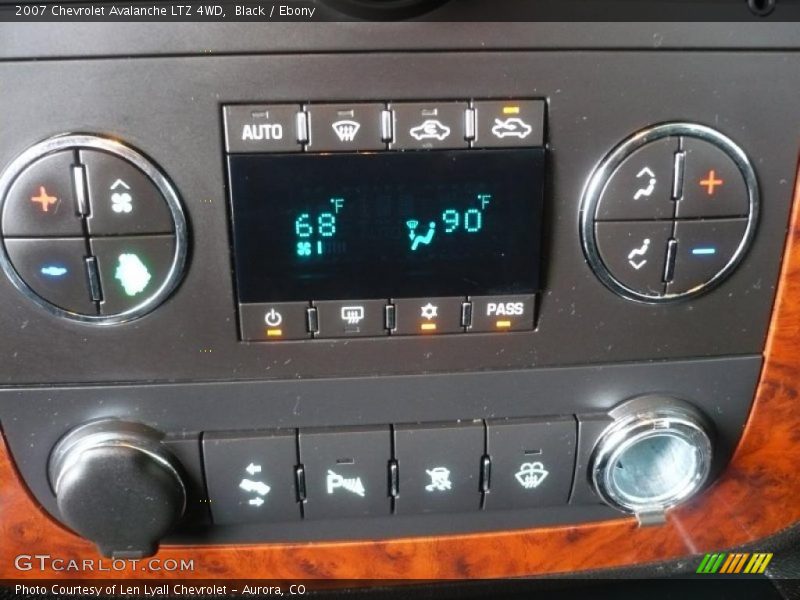 Black / Ebony 2007 Chevrolet Avalanche LTZ 4WD