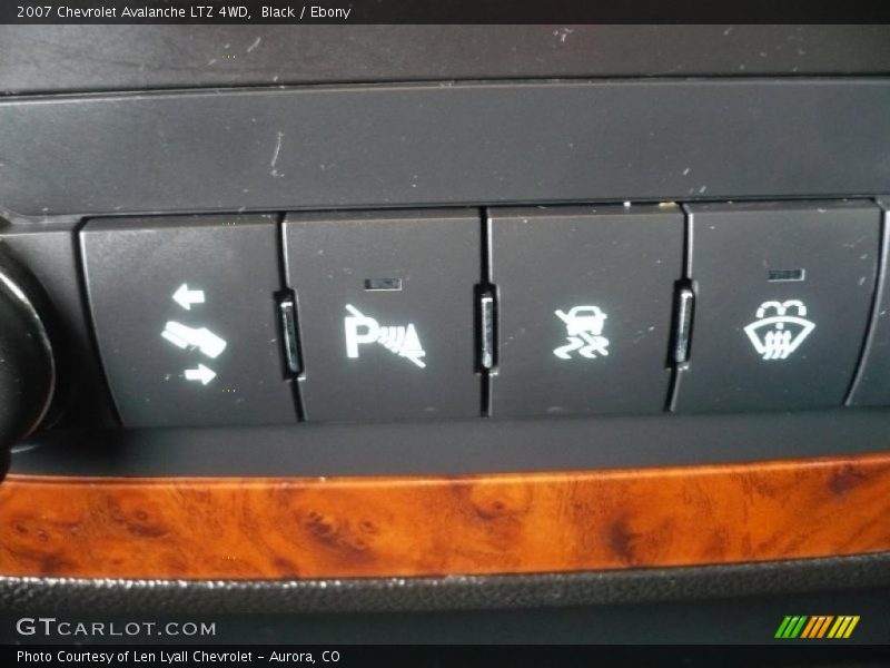 Black / Ebony 2007 Chevrolet Avalanche LTZ 4WD