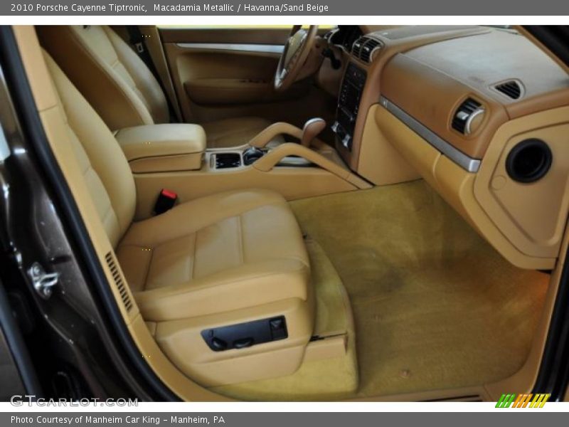 Macadamia Metallic / Havanna/Sand Beige 2010 Porsche Cayenne Tiptronic