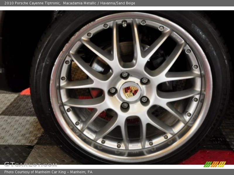 Macadamia Metallic / Havanna/Sand Beige 2010 Porsche Cayenne Tiptronic