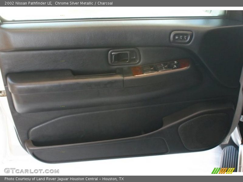 Chrome Silver Metallic / Charcoal 2002 Nissan Pathfinder LE
