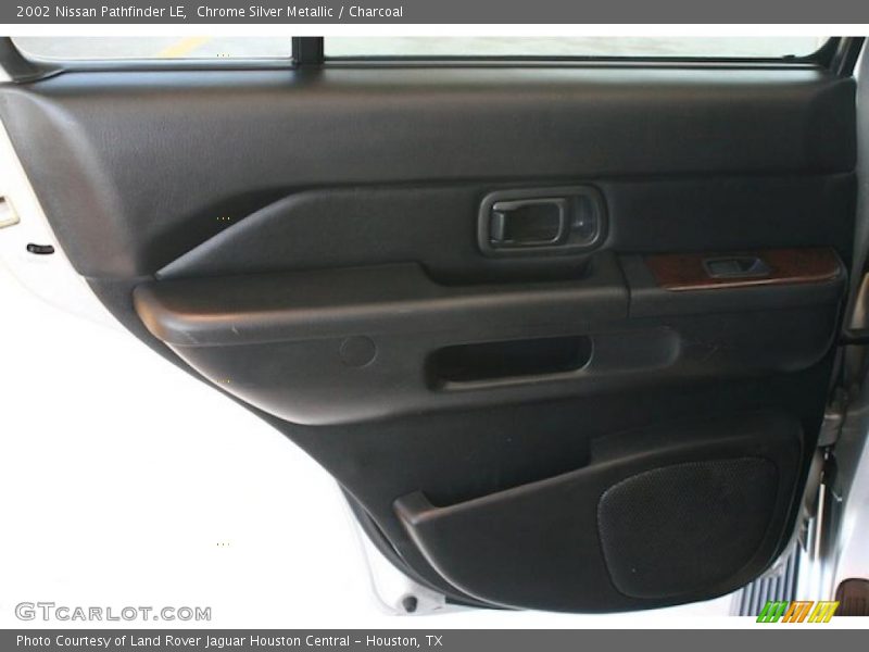 Chrome Silver Metallic / Charcoal 2002 Nissan Pathfinder LE