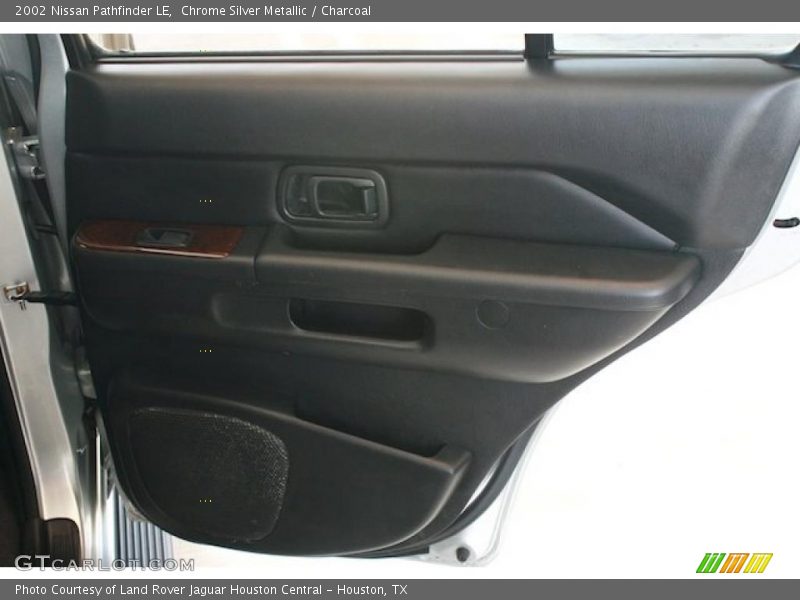Chrome Silver Metallic / Charcoal 2002 Nissan Pathfinder LE