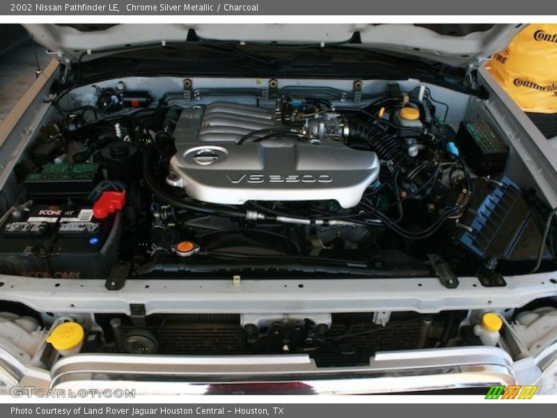Chrome Silver Metallic / Charcoal 2002 Nissan Pathfinder LE
