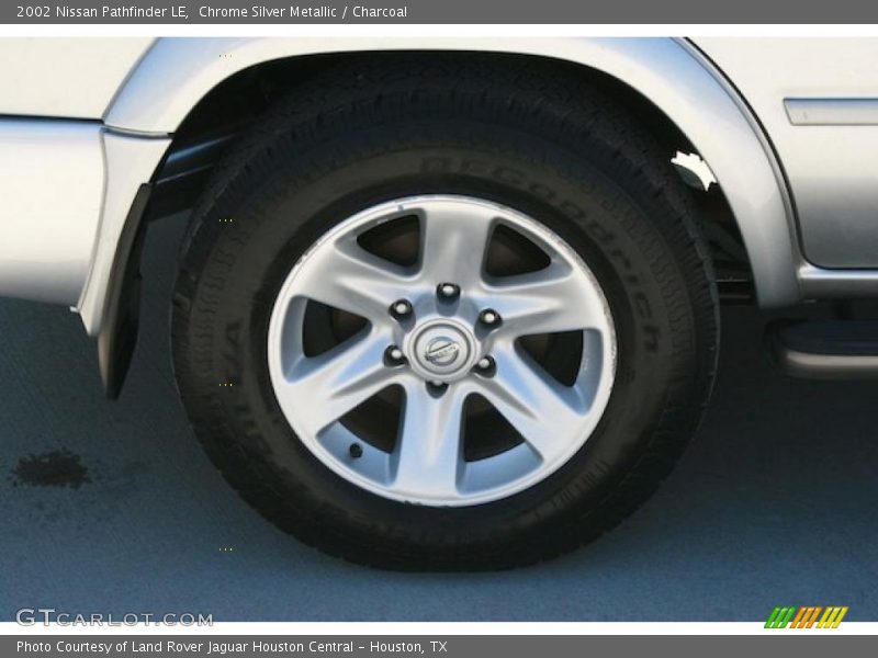 Chrome Silver Metallic / Charcoal 2002 Nissan Pathfinder LE