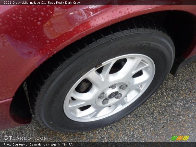 Ruby Red / Dark Gray 2001 Oldsmobile Intrigue GX