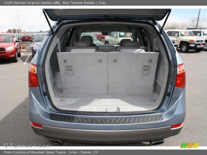  2008 Veracruz Limited AWD Trunk