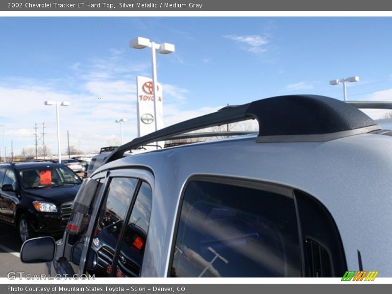 Silver Metallic / Medium Gray 2002 Chevrolet Tracker LT Hard Top