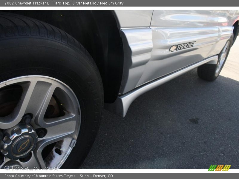 Silver Metallic / Medium Gray 2002 Chevrolet Tracker LT Hard Top