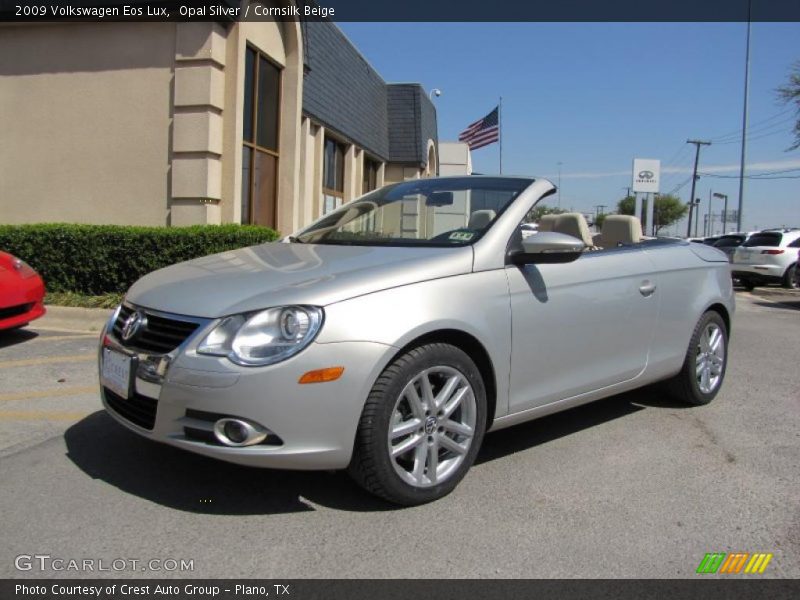 Front 3/4 View of 2009 Eos Lux