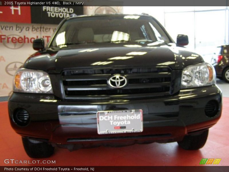 Black / Ivory 2005 Toyota Highlander V6 4WD