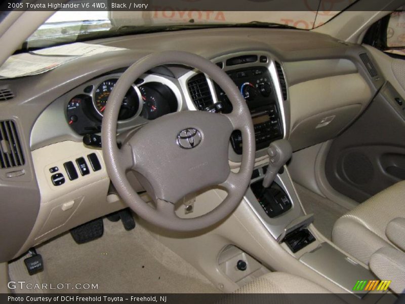 Black / Ivory 2005 Toyota Highlander V6 4WD
