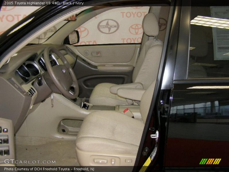 Black / Ivory 2005 Toyota Highlander V6 4WD