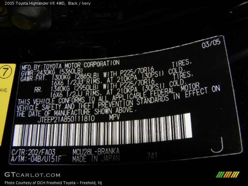 Black / Ivory 2005 Toyota Highlander V6 4WD