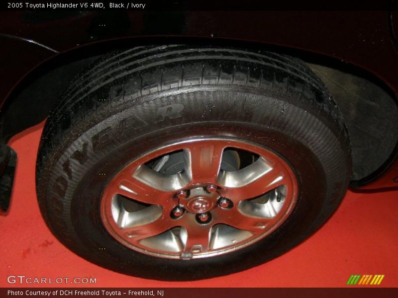 Black / Ivory 2005 Toyota Highlander V6 4WD