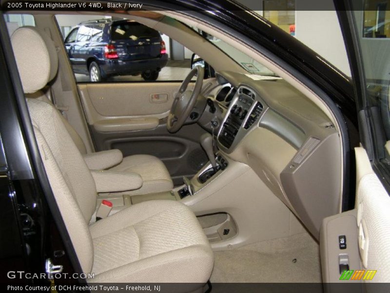 Black / Ivory 2005 Toyota Highlander V6 4WD