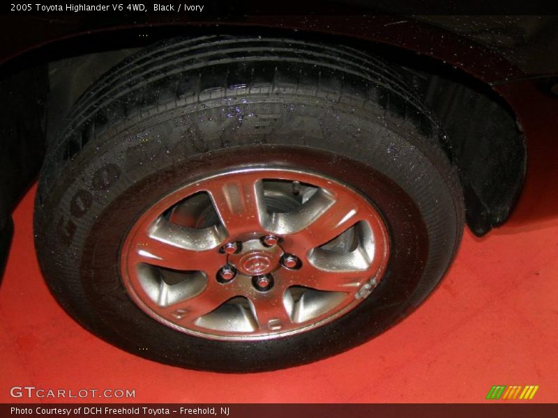 Black / Ivory 2005 Toyota Highlander V6 4WD