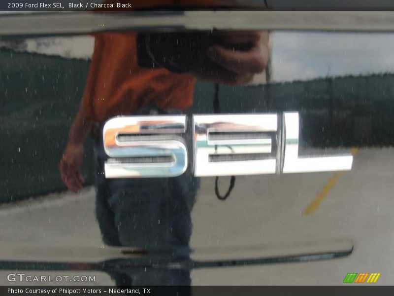 Black / Charcoal Black 2009 Ford Flex SEL
