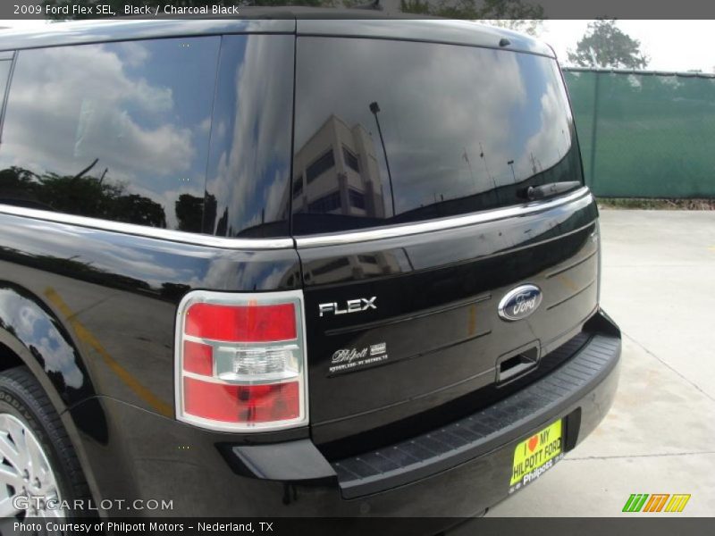 Black / Charcoal Black 2009 Ford Flex SEL