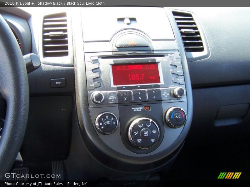 Shadow Black / Black Soul Logo Cloth 2010 Kia Soul +