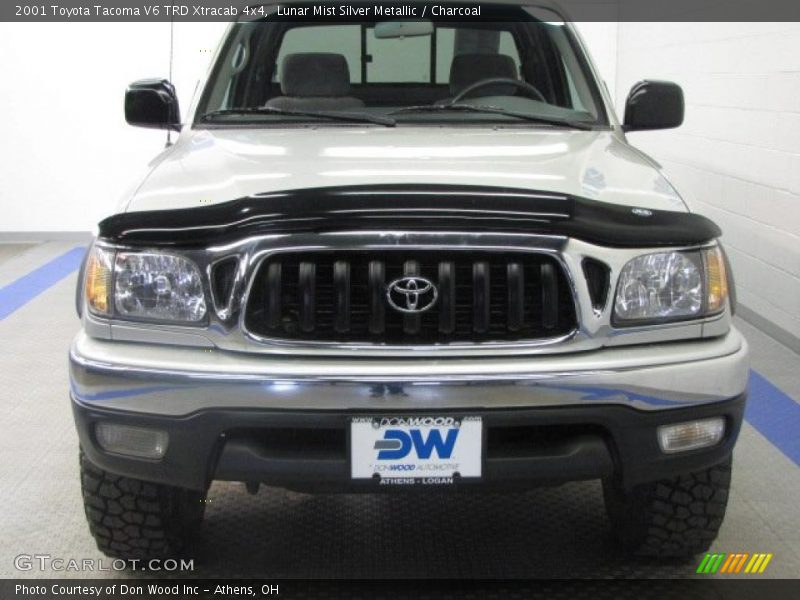 Lunar Mist Silver Metallic / Charcoal 2001 Toyota Tacoma V6 TRD Xtracab 4x4
