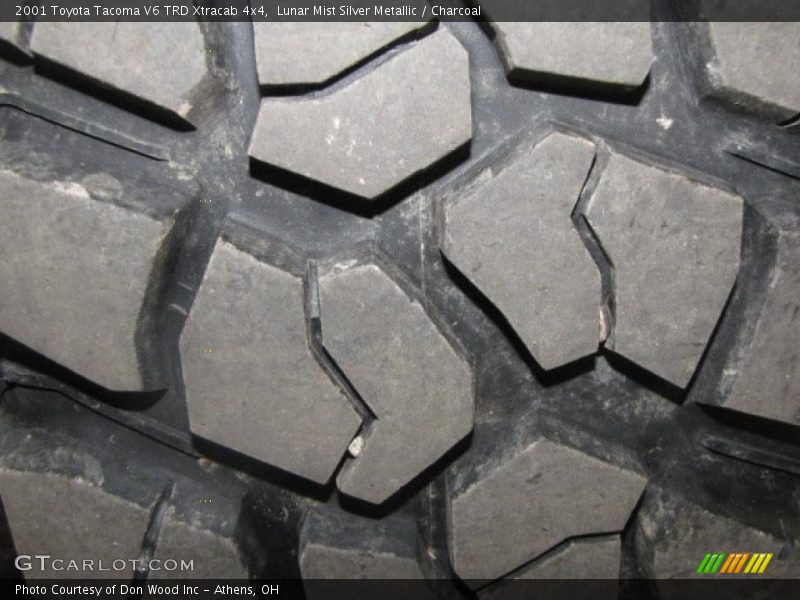 Lunar Mist Silver Metallic / Charcoal 2001 Toyota Tacoma V6 TRD Xtracab 4x4