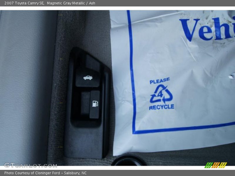 Magnetic Gray Metallic / Ash 2007 Toyota Camry SE