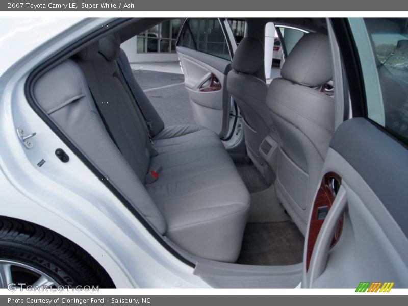 Super White / Ash 2007 Toyota Camry LE