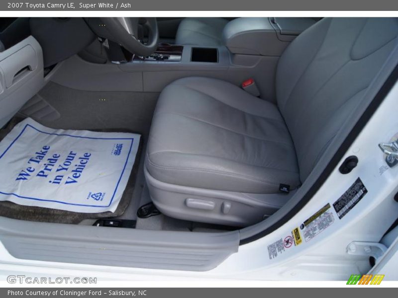 Super White / Ash 2007 Toyota Camry LE